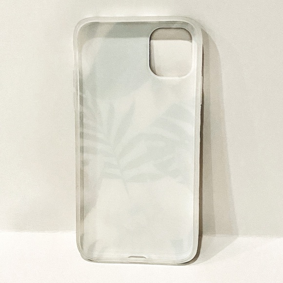 iPhone 11 Case Ultra Thin Tropical Floral Design - Picture 5 of 8